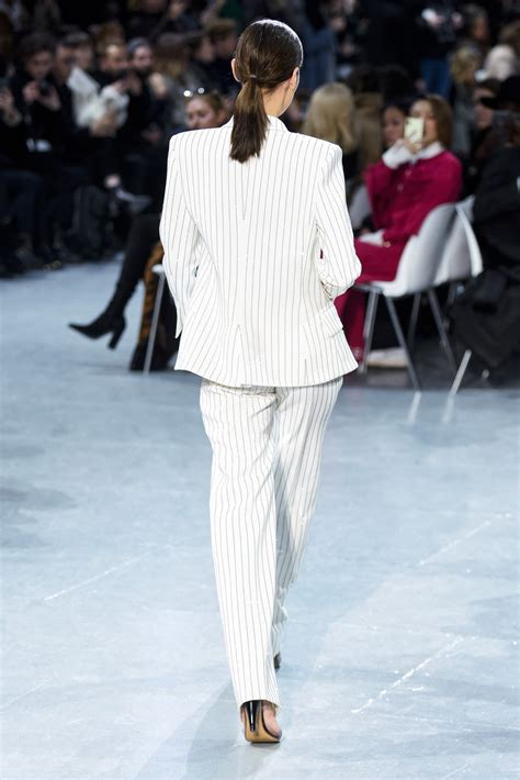 Bella Hadid Sexy Braless Cleavage Hot Celebs Home