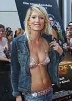 SARAH KERN Nude AZNude