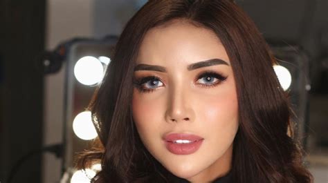 Pakai Bikini Millen Cyrus Jawab Isu Potong Kelamin