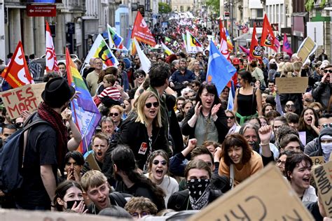 Photos Manifestation Contre Lextr Me Droite R Ouverture Du Pub Chez