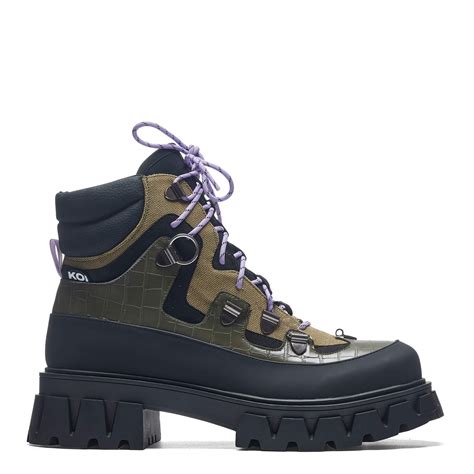 croc boots men 2