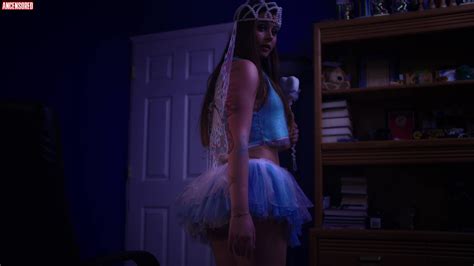 Courtney Baxter Nude Pics Page 1