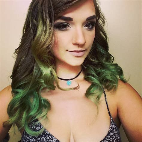 Hot Cruise Babe Lisa Lisa Green Porn Pic