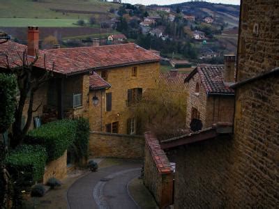 Oingt - Tourism & Holiday Guide