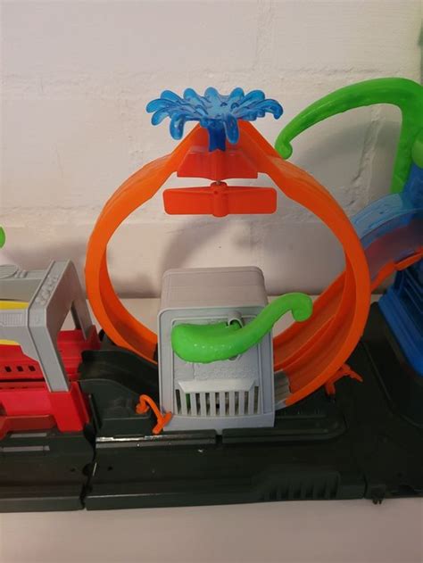 Hot Wheels Ultimative Oktopus Autowaschanlage Und Strasse Kaufen Auf Ricardo