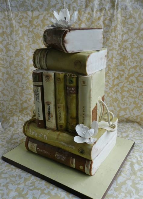 Book Lovers Cake Amreading