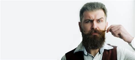 Homem barbudo barba longa clássica amd bigodes retrô barbeiro gay barbeiro vintage bigode