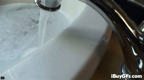 Sweet Courney James Get Naked She Rubbing Her Pussy And Fingering Hardly