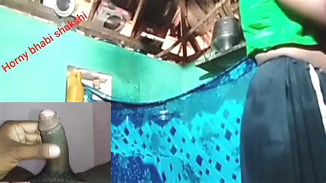 Desi Aunty Bigboobs And Shaved Pussy Pressing Sexymood On Phone Call Xnxx