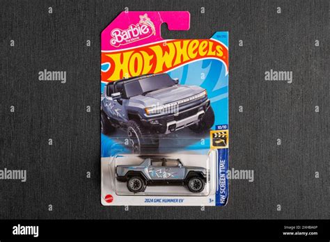 Doha Qatar 13 juillet 2024 Pack de Hot Wheels modèle de voiture cardée moulé sous pression