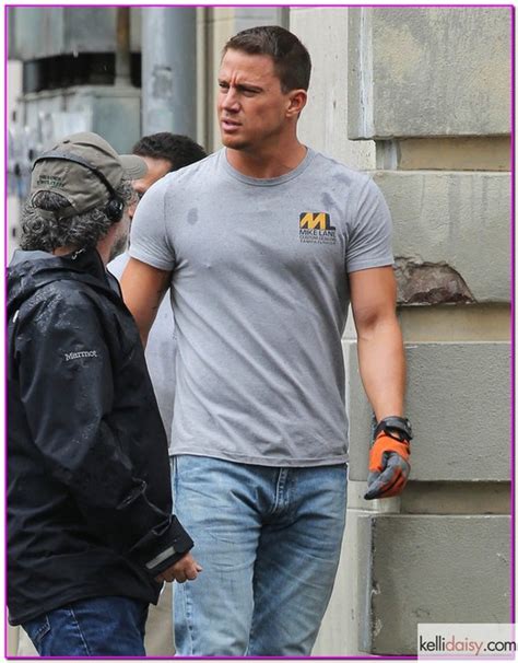 Channing Tatum Flexes His Muscles Savvymom