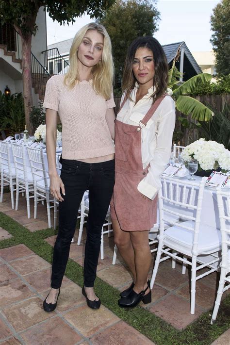 Jessica Stam In Bikini On The Beach In Hawaii Celebrity Wiki Onceleb Wiki