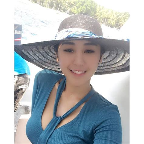 Josie Putri Hot Model Selfie Foto Hot Selebritis