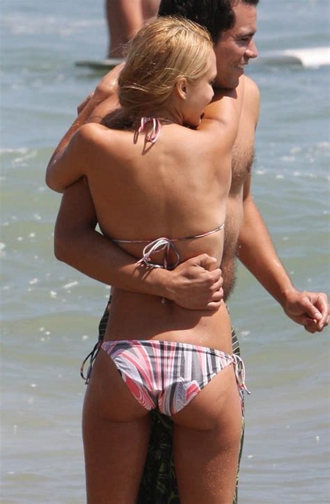 Jessica Alba In A Bikini Is Hot Again