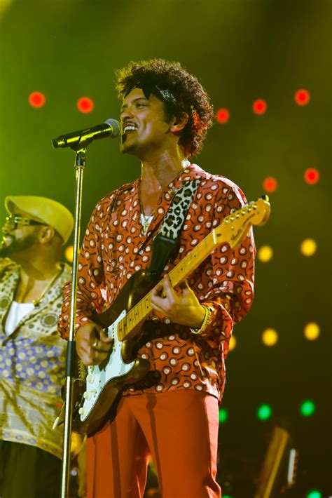 [CONCERT] Bruno Mars linguistically charms fans in Seoul performance