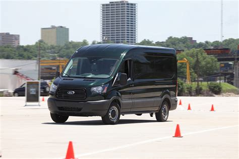 IMPRESSIONS OF THE NEW FORD TRANSIT - Truck News