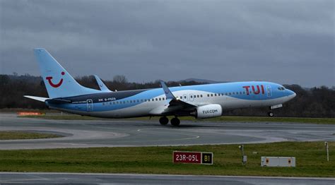 Tui flight forced to abort in mid-air after pilots’ blunder put 193