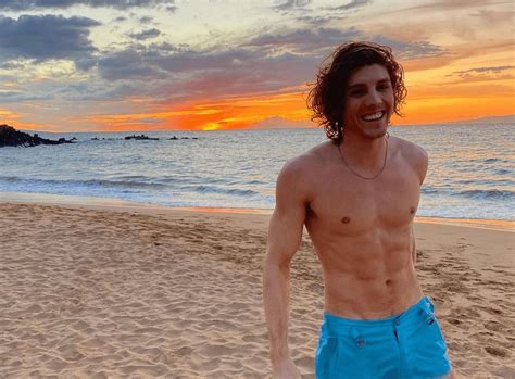 Eravamo come fratelli Lukas Gage si è reso conto di essere gay dopo essere andato a letto con