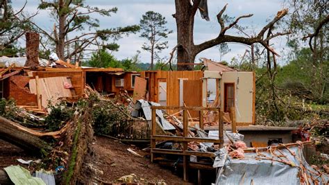 Al Menos Siete Muertos Por Los Tornados Y Tormentas En El Sureste De Ee Uu