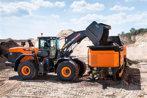 Cargadoras frontales develon DL420-7M - VialFe