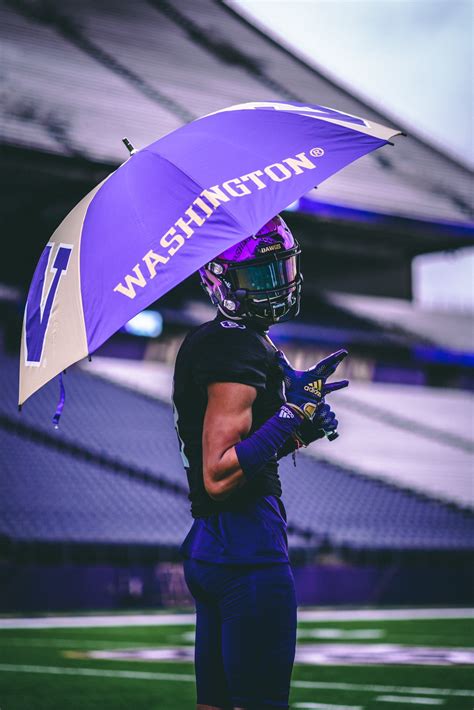 2023 Reciever Taeshaun Lyons Remembers the Moment He Decided to Commit
