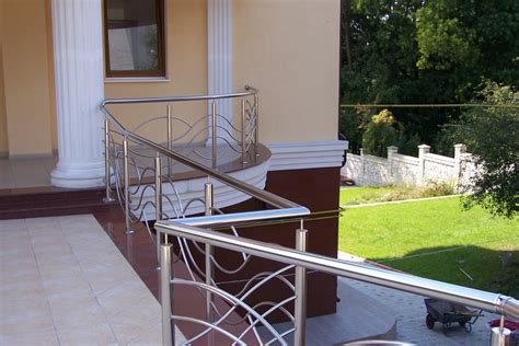 Вироби з нержавіючої сталі: сходи, перила, огорожі, дашки, навіси ...