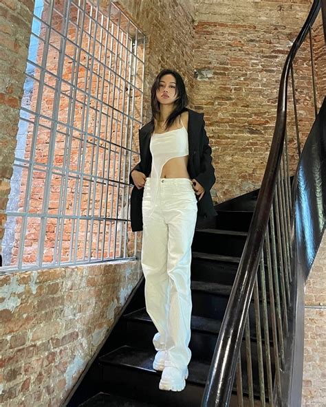 Nh Tiktoker Ph M M Linh Bikini Khoe V Ng Eo Thon Sexy