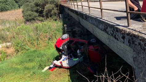 Un Vecino De Rairiz De Veiga Fallece Al Caer Con Su Coche Desde Un