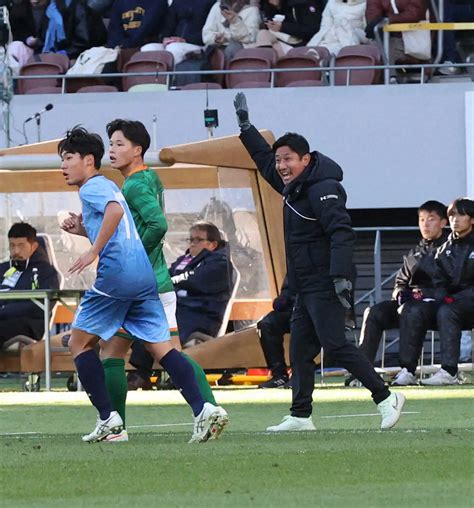 ＜高校サッカー 青森山田・近江＞感慨深げな表情の町田・黒田監督（撮影・西海健太郎） ― スポニチ Sponichi Annex サッカー