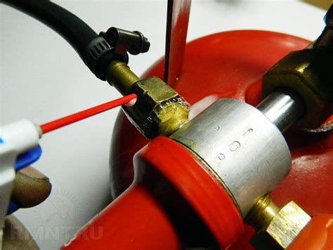 Чтобы правильно перенастроить плиту на использование баллонного газа ...