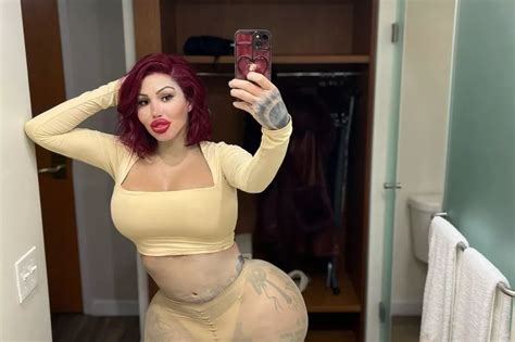 Woman On Mission To Get World S Fattest Vagina Sparks Concern With