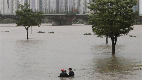 In Pictures Typhoon Hinnamnor Wreaks Devastation Along South Korea