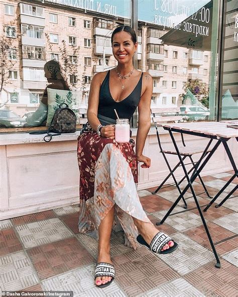 The Bachelor S Dasha Shows Off Pert Derriere In Bikini As She Enjoys Traditional Russian Steam