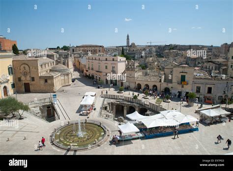 Piazza Vittorio Veneto Matera Hi Res Stock Photography And Images Alamy