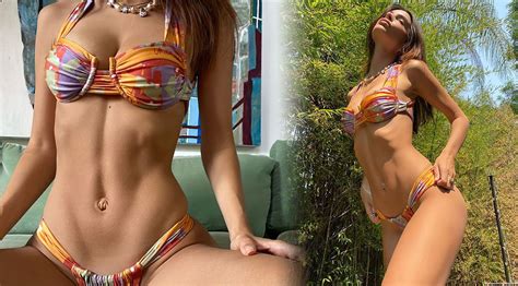 Emily Ratajkowski Shows Off Her Stunning Body In Bikini My Xxx Hot Girl