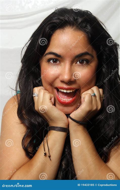 Latina Sonriente Joven Hermosa Imagen De Archivo Imagen De Joven Humano