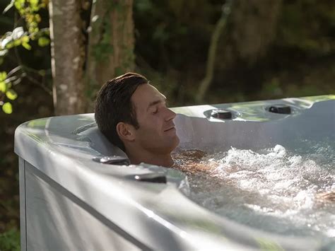 Hot Tub With Efficient And Ecological Heat Pump Aquavia Spa