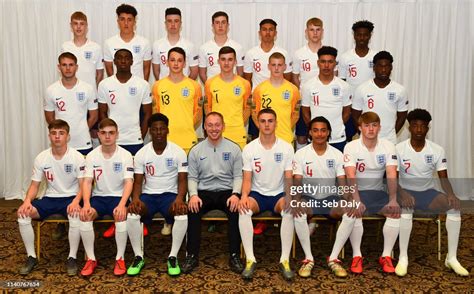 Dublin , Ireland - 2 May 2019; The England squad during a UEFA U17 ...