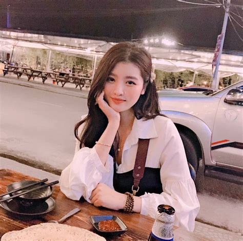 Cập Nhật Gái xinh vay tiền thế chấp bướm ảnh nóng clip sex khoe hàng