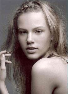 Beefy Straight Guy Gets Gay Blowjob