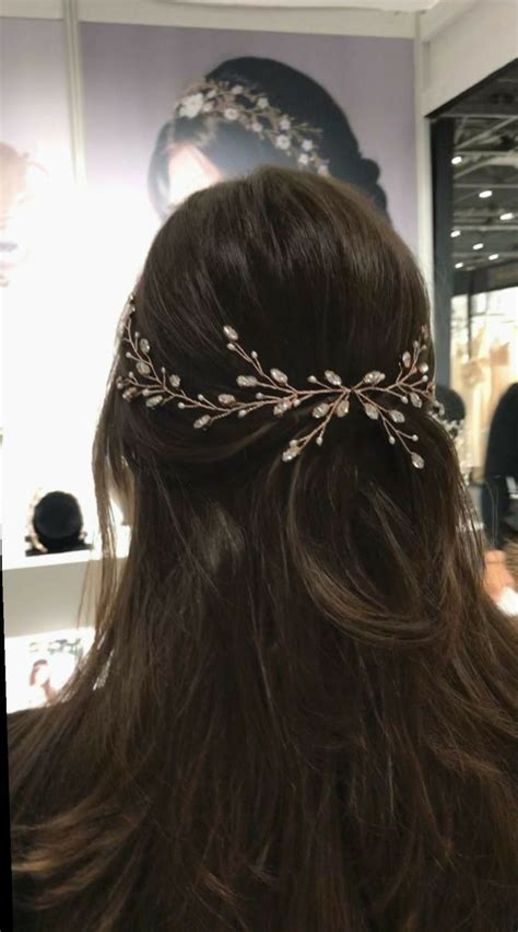 Pin by beyza on Saç Makyaj Hair styles Hair vine wedding Pearl