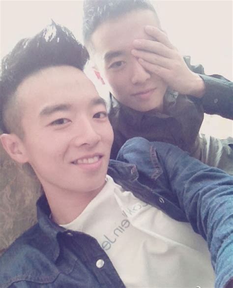 Cặp song sinh béo phì thành hot boy sau khi giảm cân