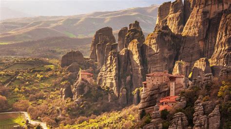 Hiking Meteora Tour - Tours in Meteora | Grekaddict.com