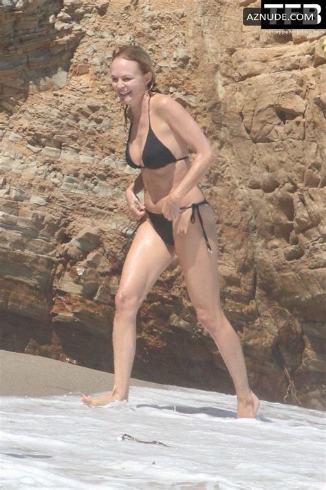 Heather Graham Sexy Seen Flaunting Her Hot Figure Wearing A Black