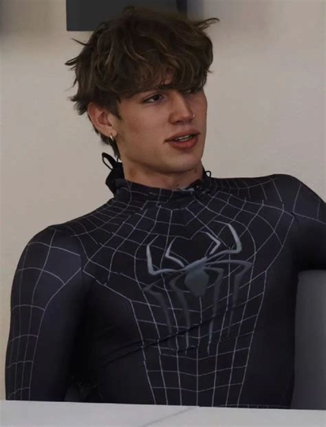 Just Beautiful Men Pretty Men The Cardigans Elle Kennedy Cute Gay