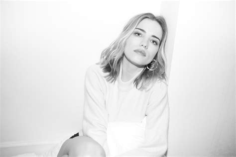 Willa Fitzgerald S Nude Feet In Bare Magazine Photos The Fappening