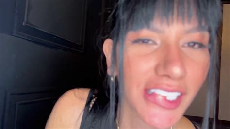 Yenifer Chacon Pleases After A Hot Bath