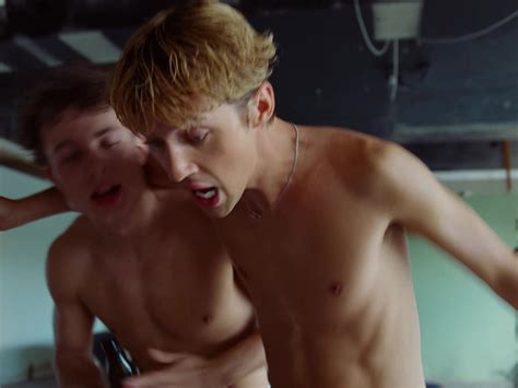 AusCAPS Troye Sivan Shirtless And Nude Dancers In Rush Music Video