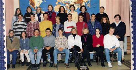 Photo de classe Terminale STT A comptabilité de 1999 Lycée Saint