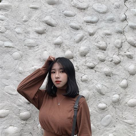 16 tuổi nhưng sở hữu vòng một cực kỳ phồn thực nàng hot girl khoe ảnh khiến các fan đứng ngồi